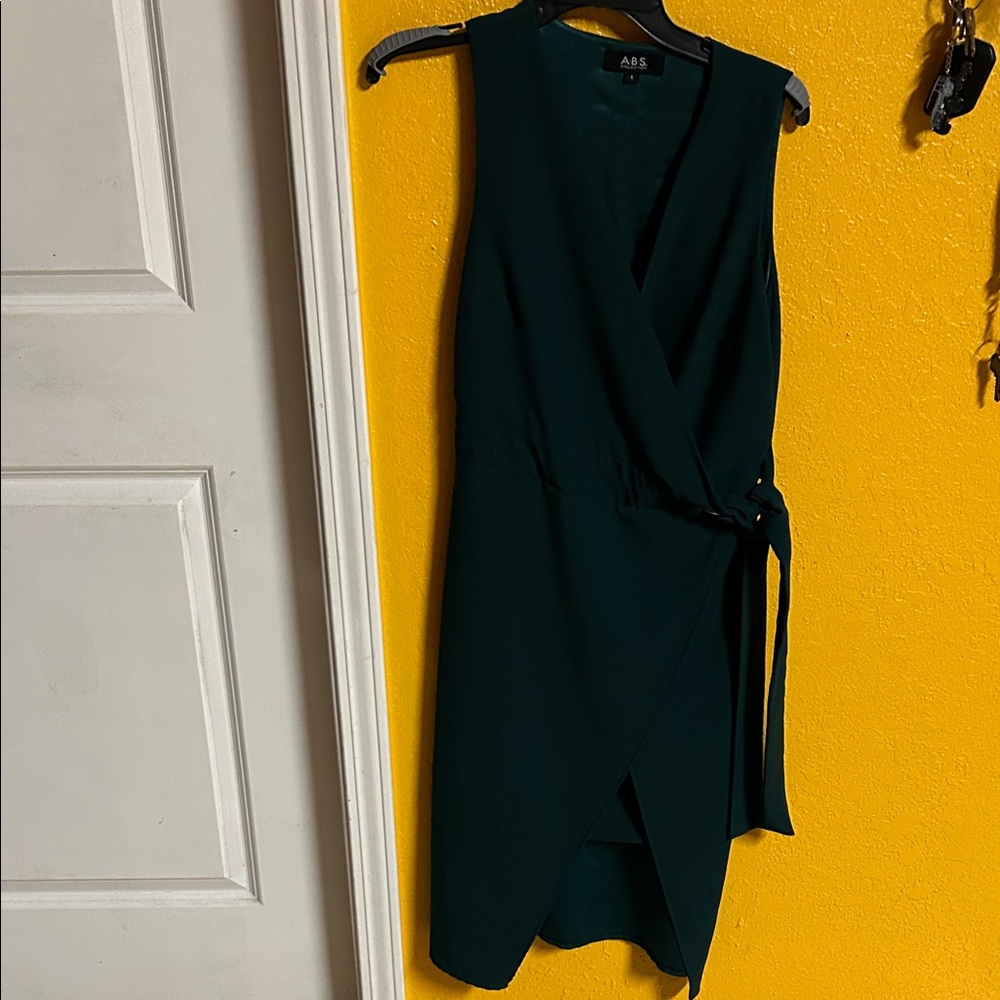 Chic Asymmetrical Wrap Dress in Forest Green